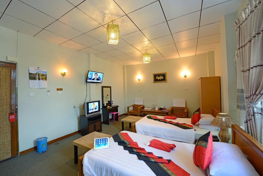 Cinderella Hotel Moulmein Quarto foto