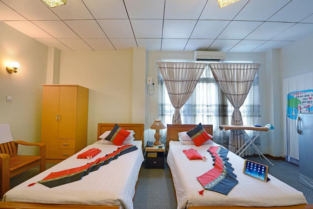 Cinderella Hotel Moulmein Quarto foto